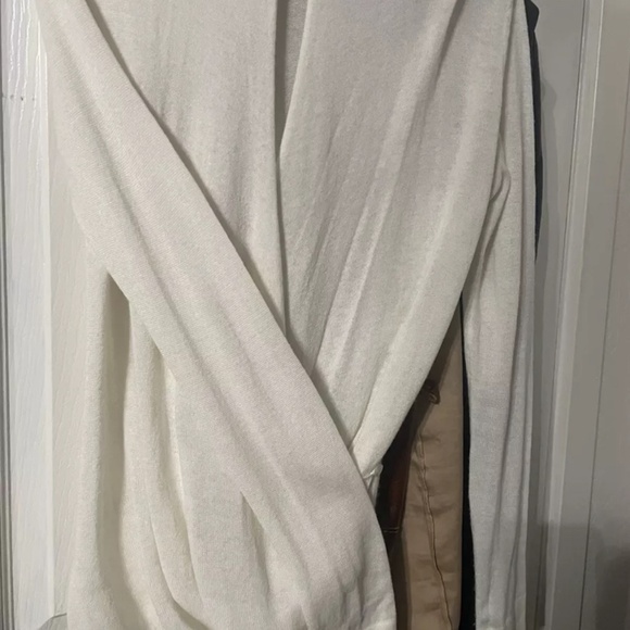 Lilly Pulitzer Sydelle Wrap Sweater, Ivory, Cashmere Blend, Size Medium - Picture 7 of 16